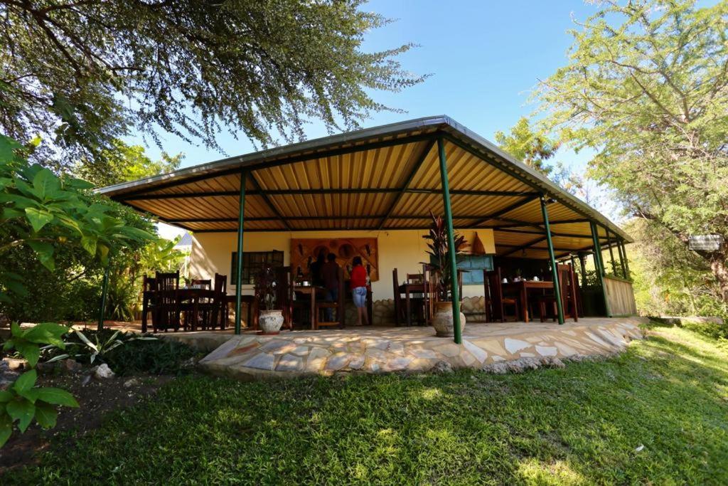 Tambuti Lodge Rundu Exterior foto